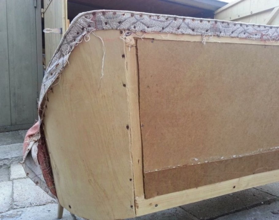 Обшить диван