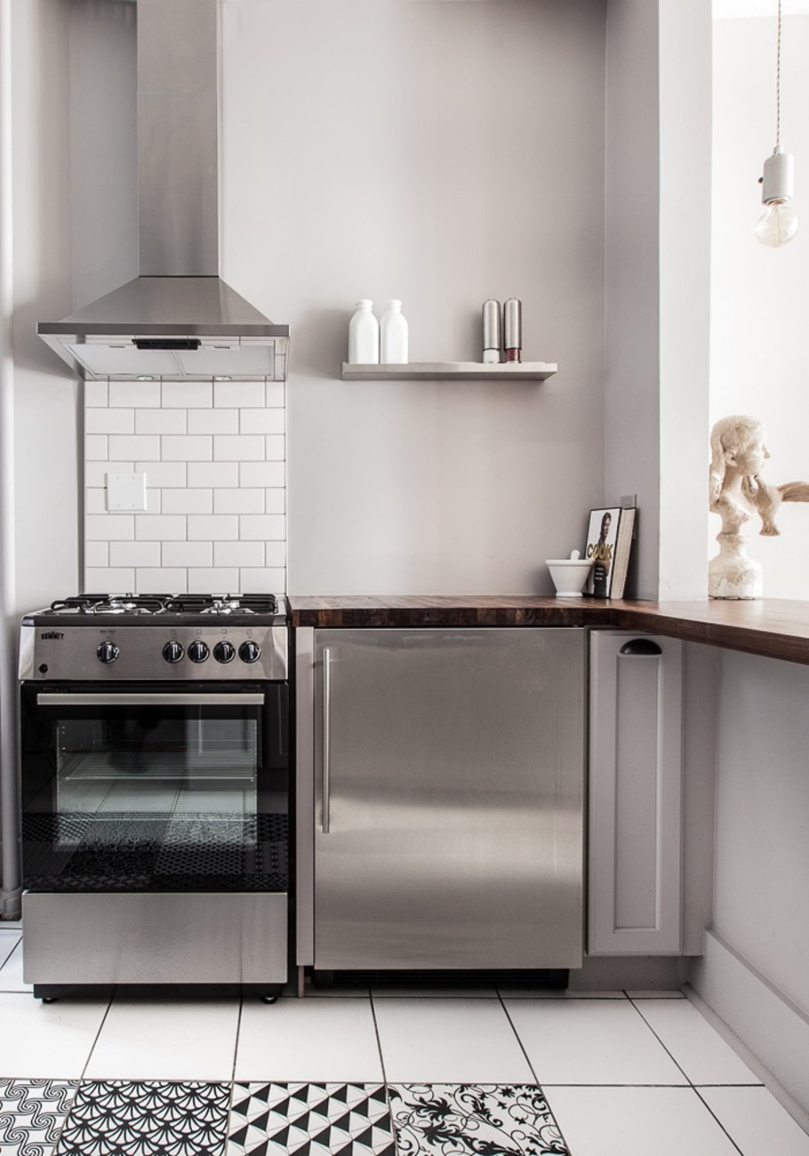 Отдельностоящая плита на кухне интерьер