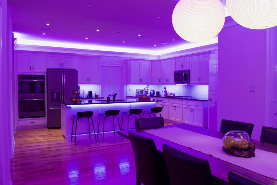 Неоновый интерьер