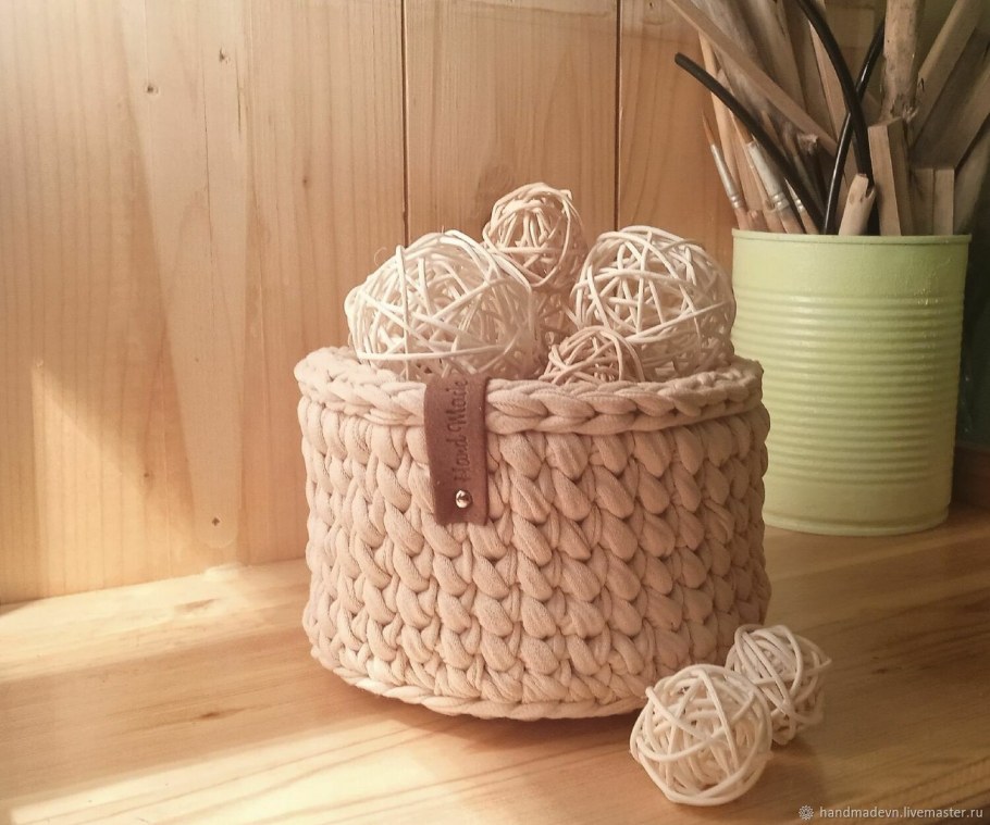 Корзинка на кроватку из трикотажной пряжи