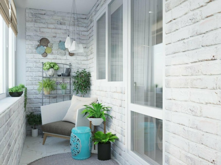 Современная отделка балкона