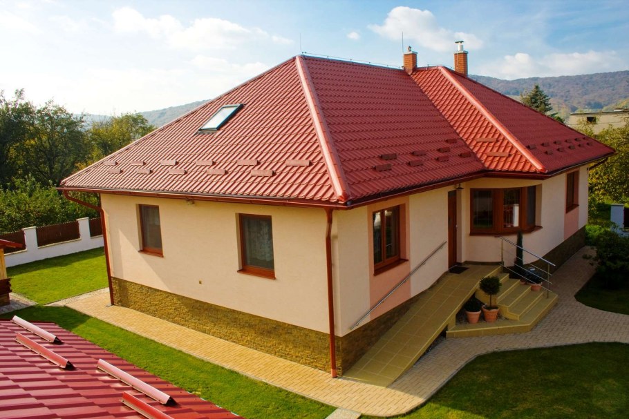 Вальмовая крыша металлочерепица