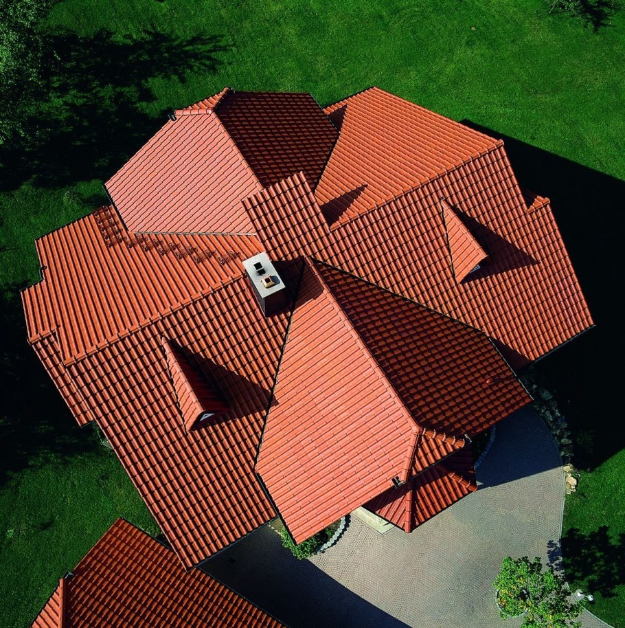 Многощипцовая вальмовая кровля