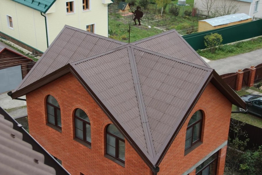 Многощипцовая вальмовая кровля