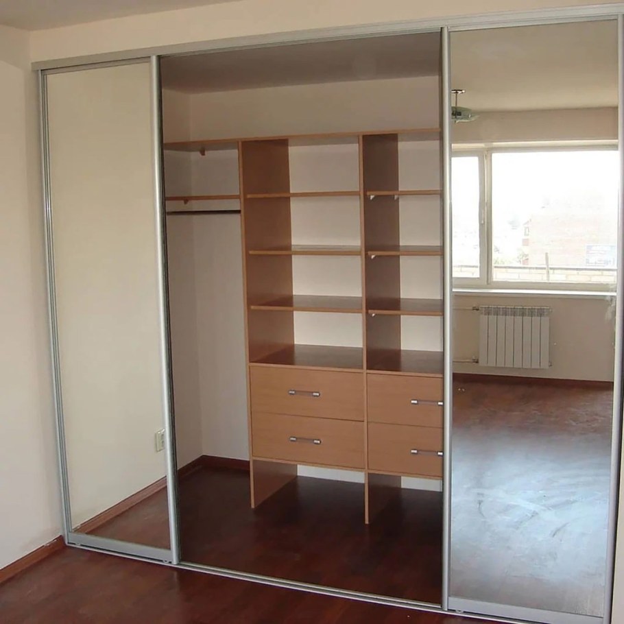 Встроенный шкаф гардероб