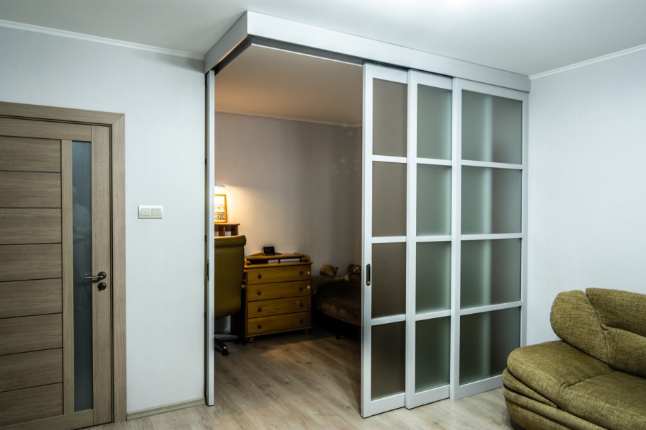 Перегородка для зонирования комнаты раздвижные