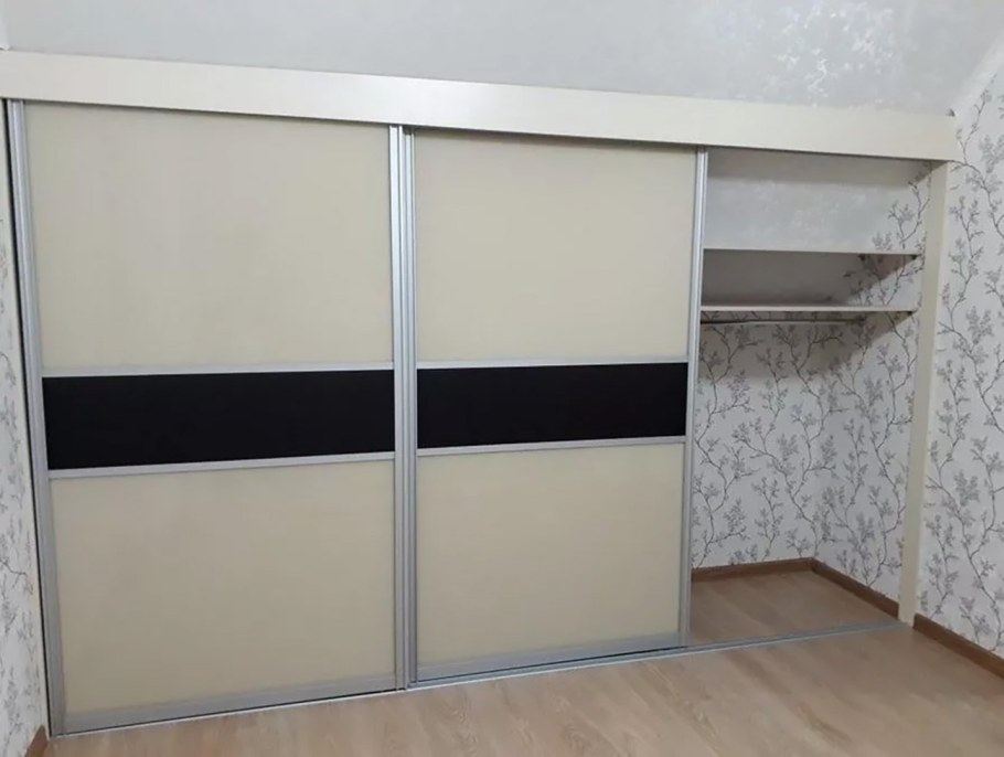 Двери-купе для встроенного шкафа