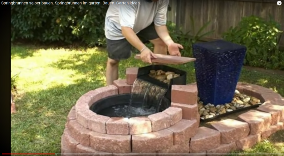 Маленький фонтанчик на даче