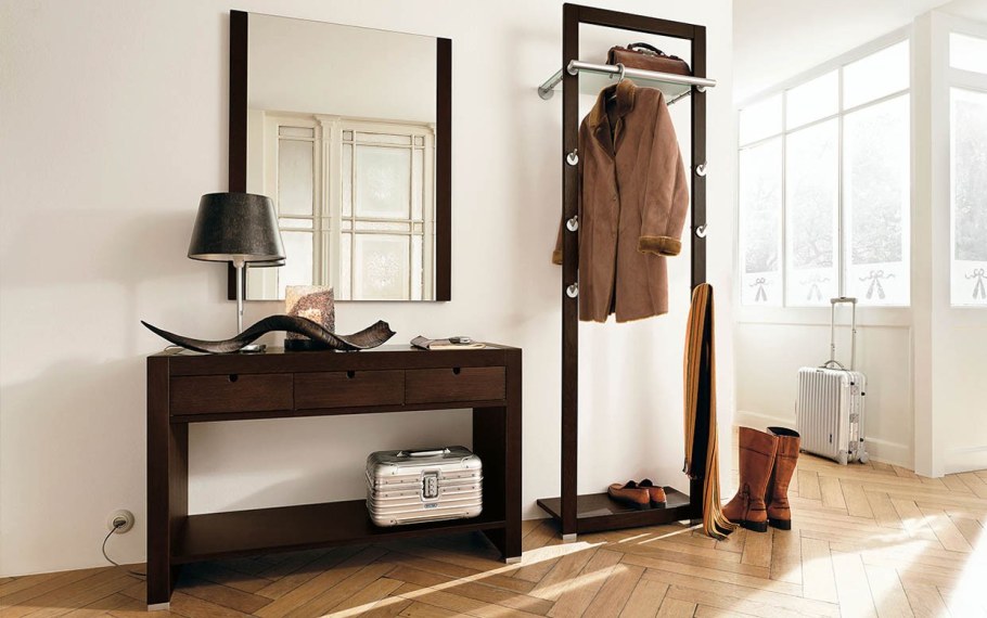 Вешалка в прихожую