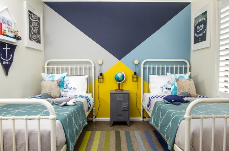 Комната для девочки в голубых тонах