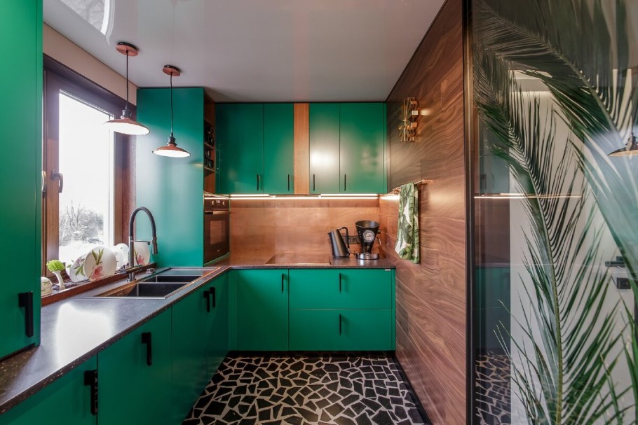 Кухня зеленого цвета