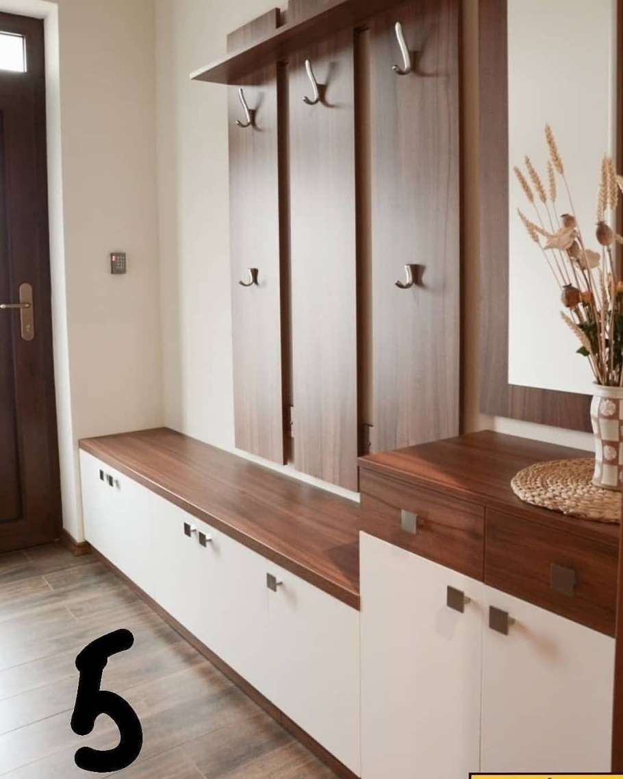 Узкая прихожая