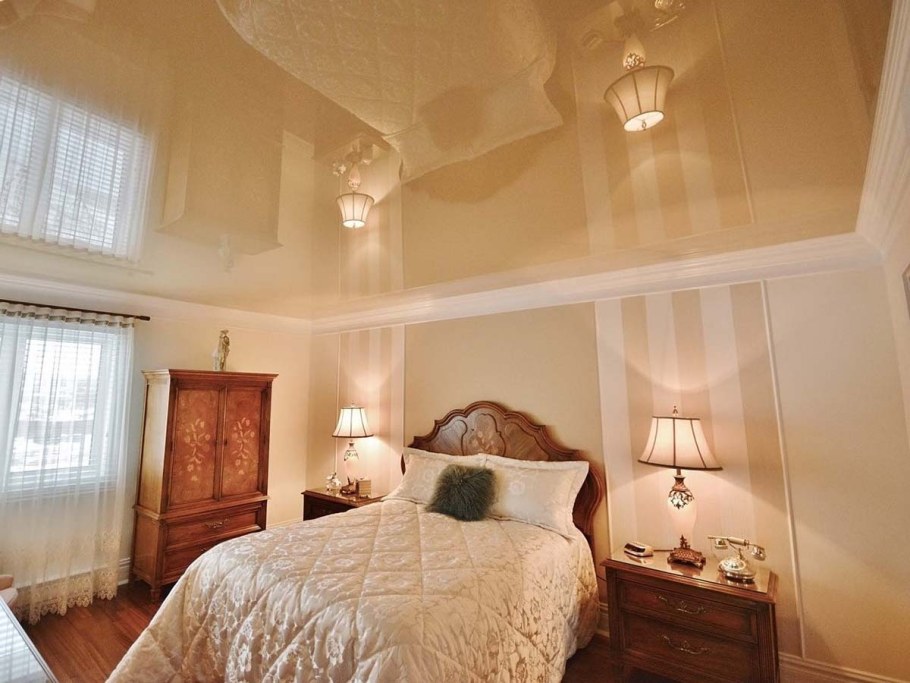 Глянцевый натяжной потолок