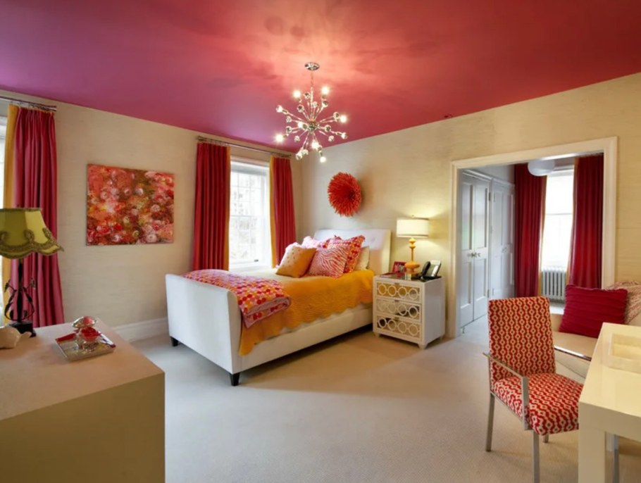 Цветные натяжные потолки