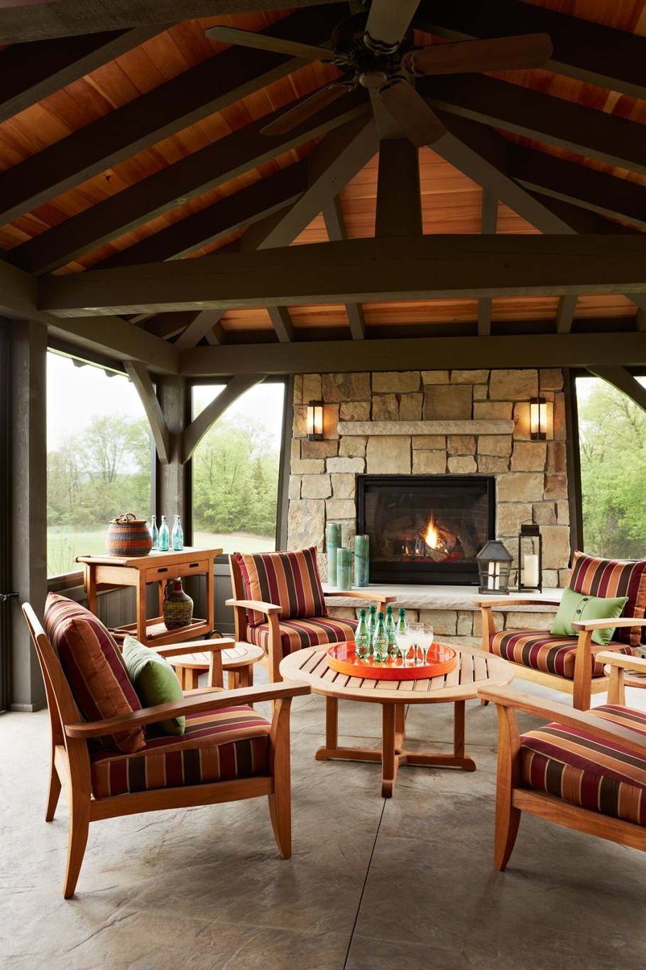 Беседка внутри интерьер