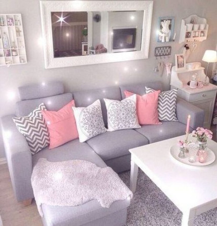 Интерьер в серо розовых тонах