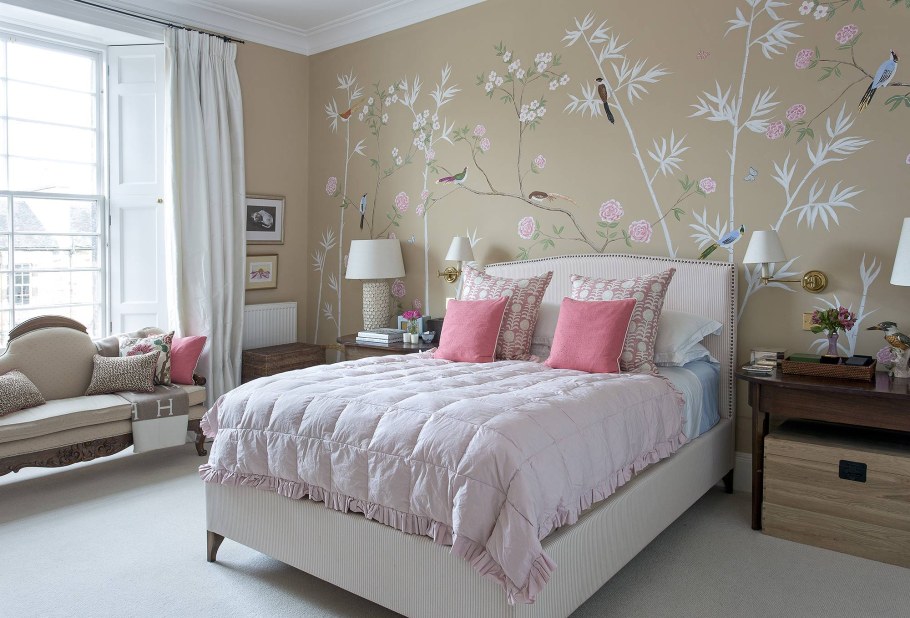 Обои в цветочек для спальни