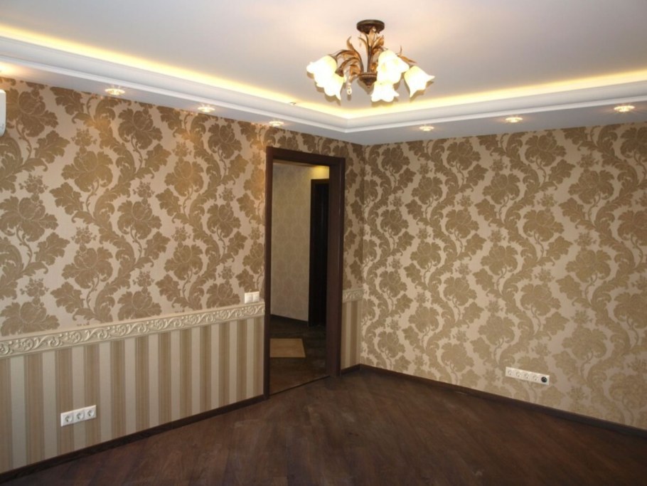 Комбинирование обоев в зале