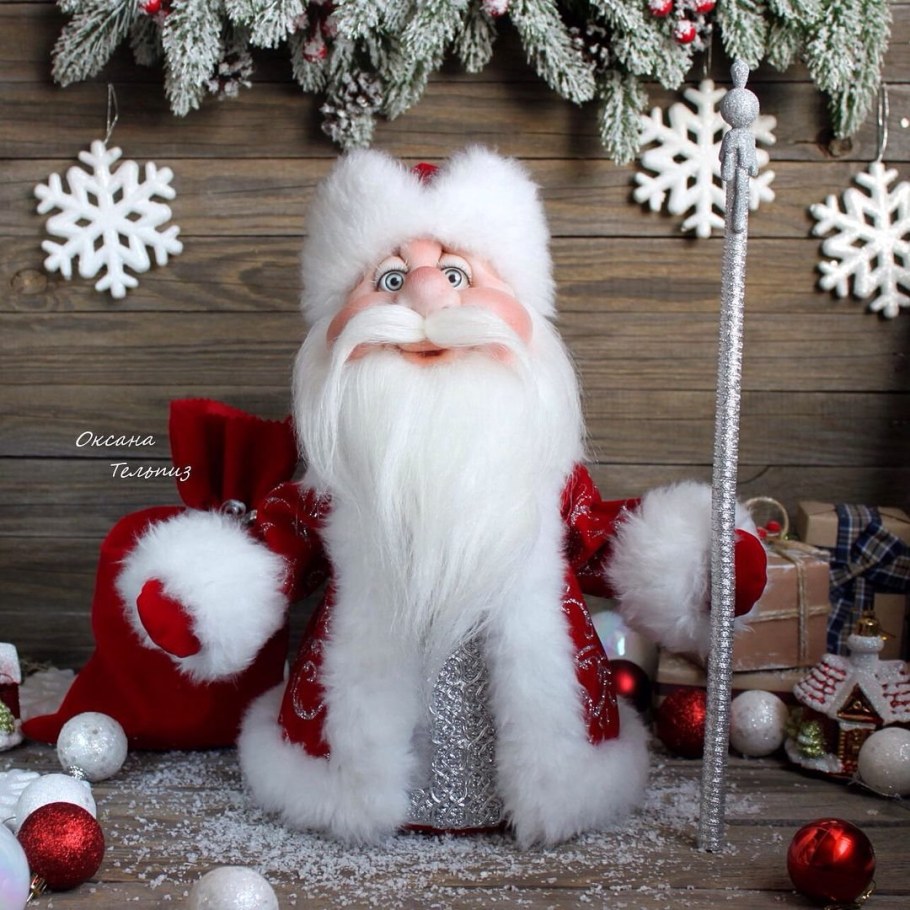 Куклы в чулочной технике дед Мороз