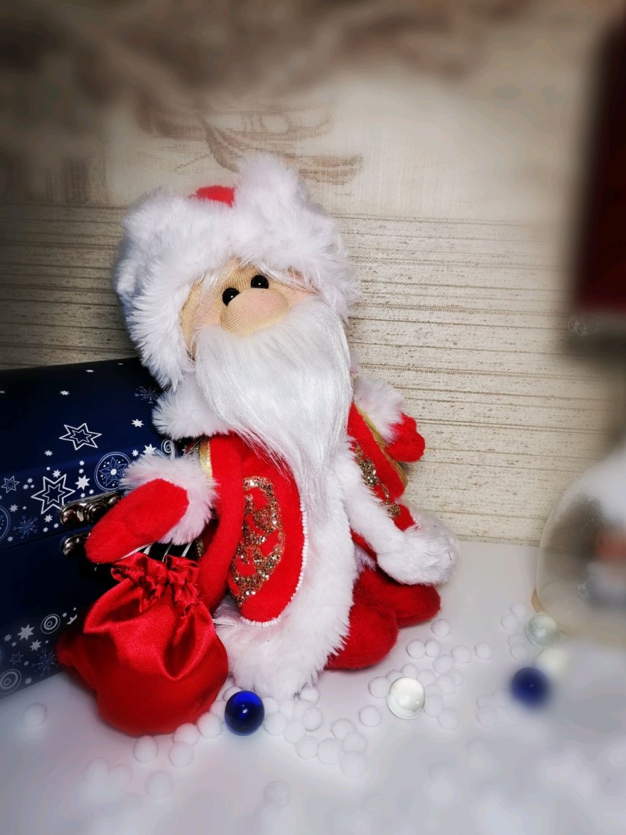 Текстильная кукла дед Мороз