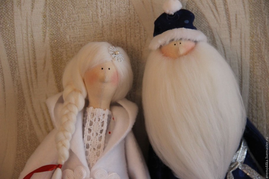 Текстильная кукла дед Мороз