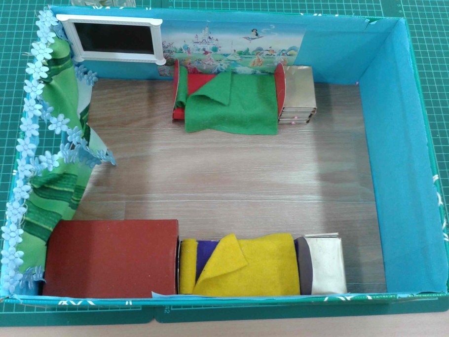 Макет комнаты из картона