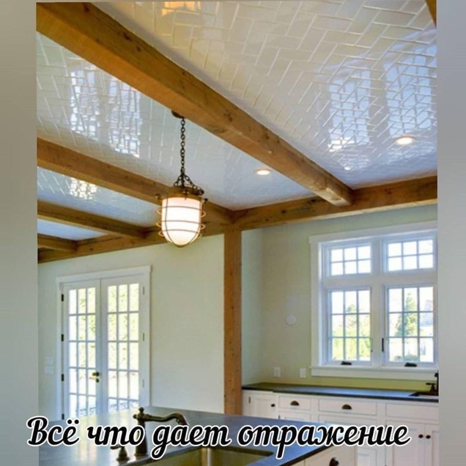 Отделка потолка деревом