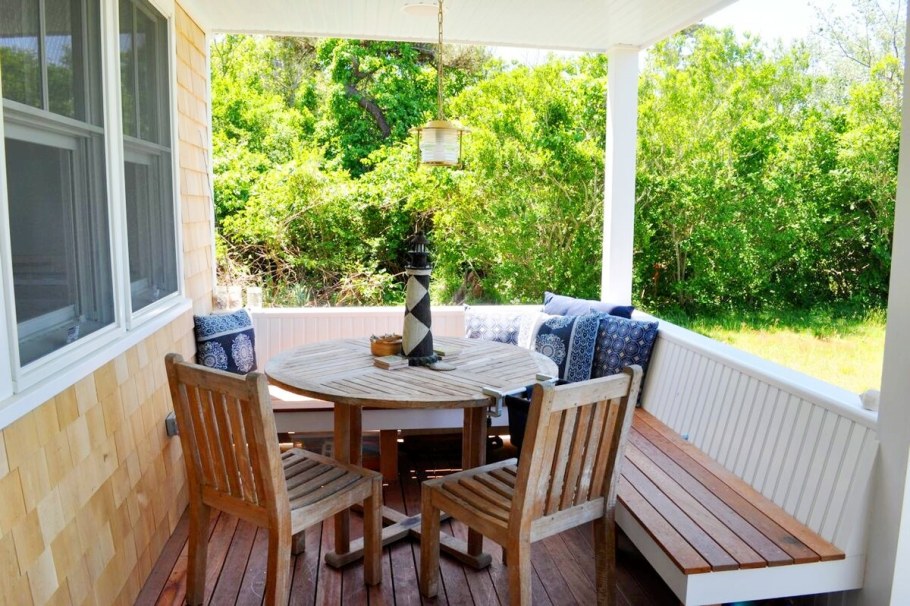 Узкая веранда на даче