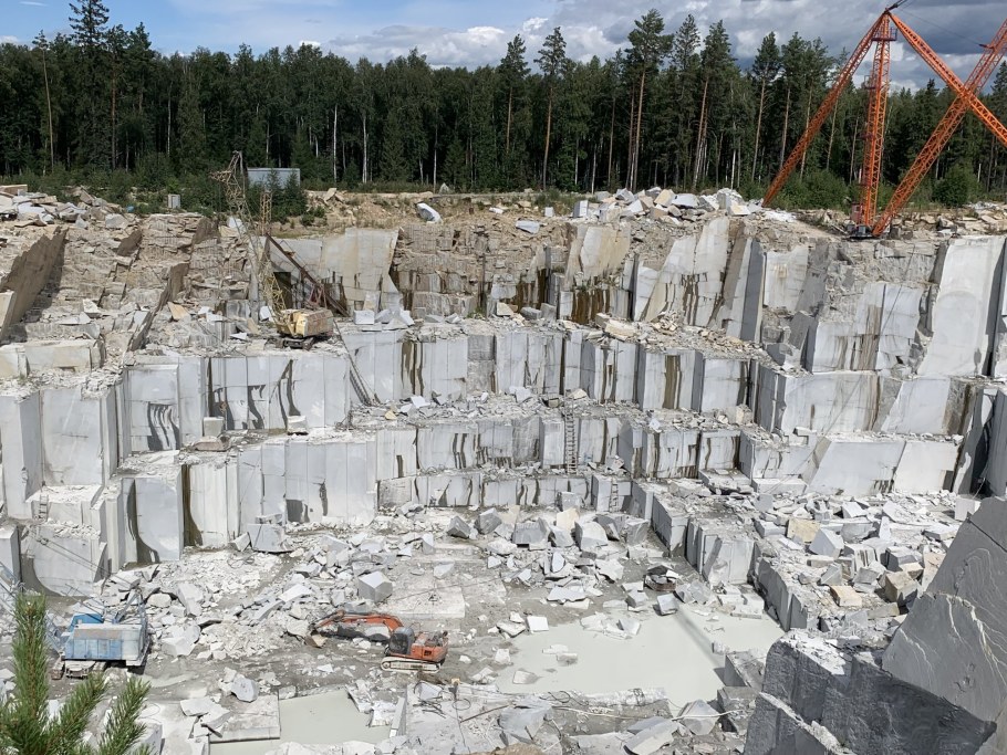 Добыча гранита на Урале