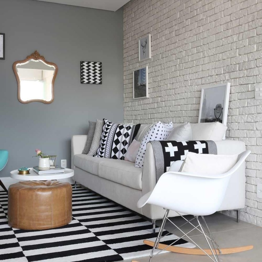 Комната с белым кирпичом