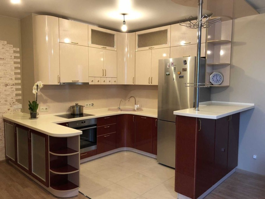 Кухни угловые с барной СТО