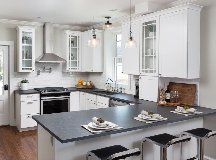 Кухня буквой п с барной стойкой