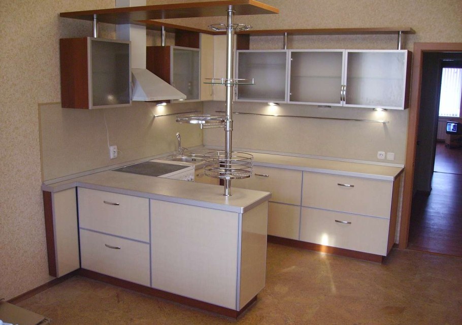 Кухни с барной стойкой