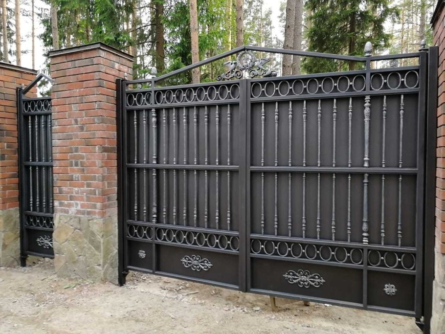 Кованые ворота