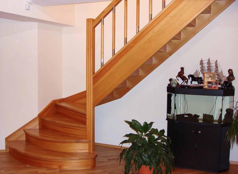 Лестница с поворотом