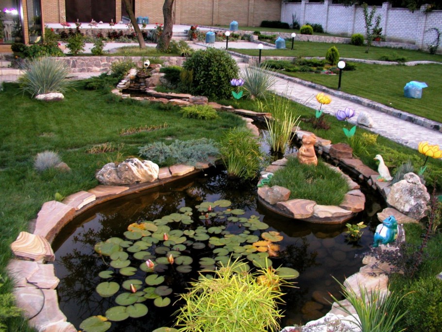 Благоустройство пруда на даче