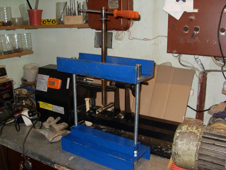 Мини пресс для гаража