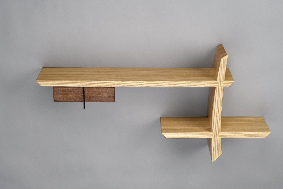 Полка деревянная настенная