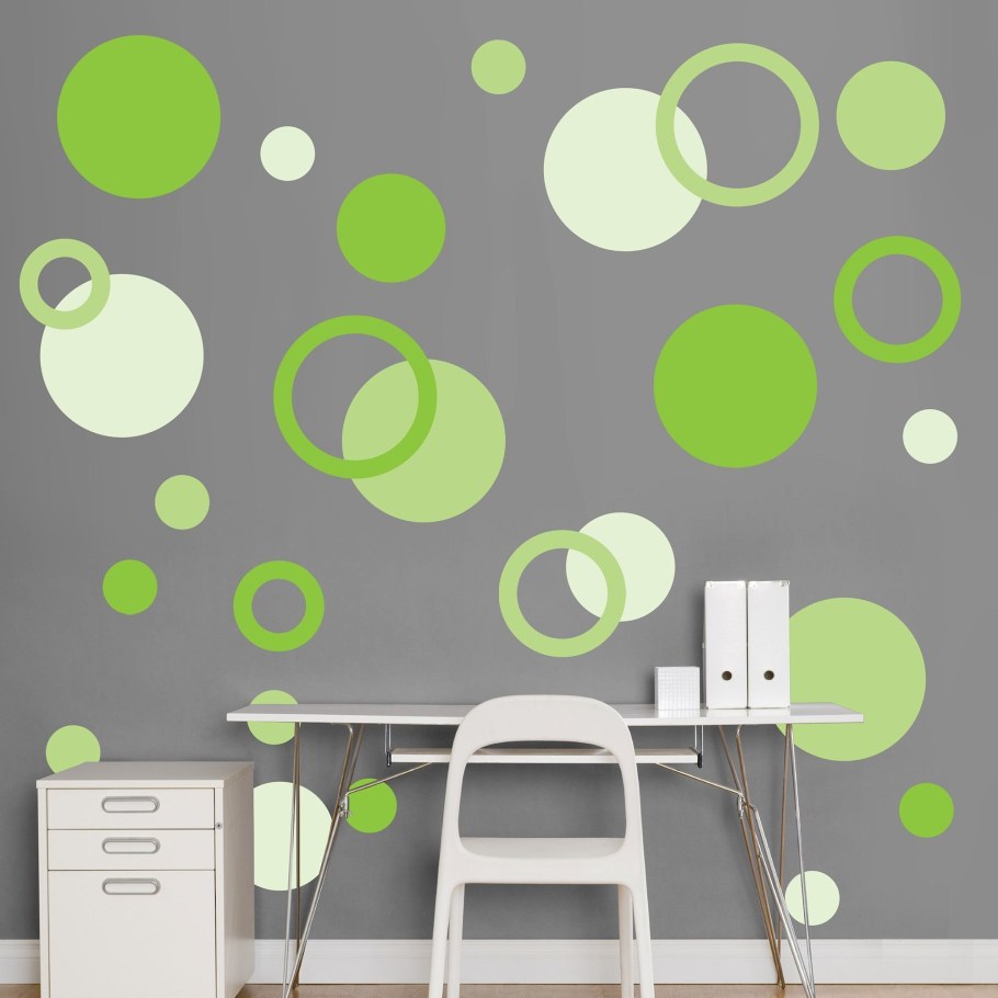 Обои с кругами для стен в интерьере