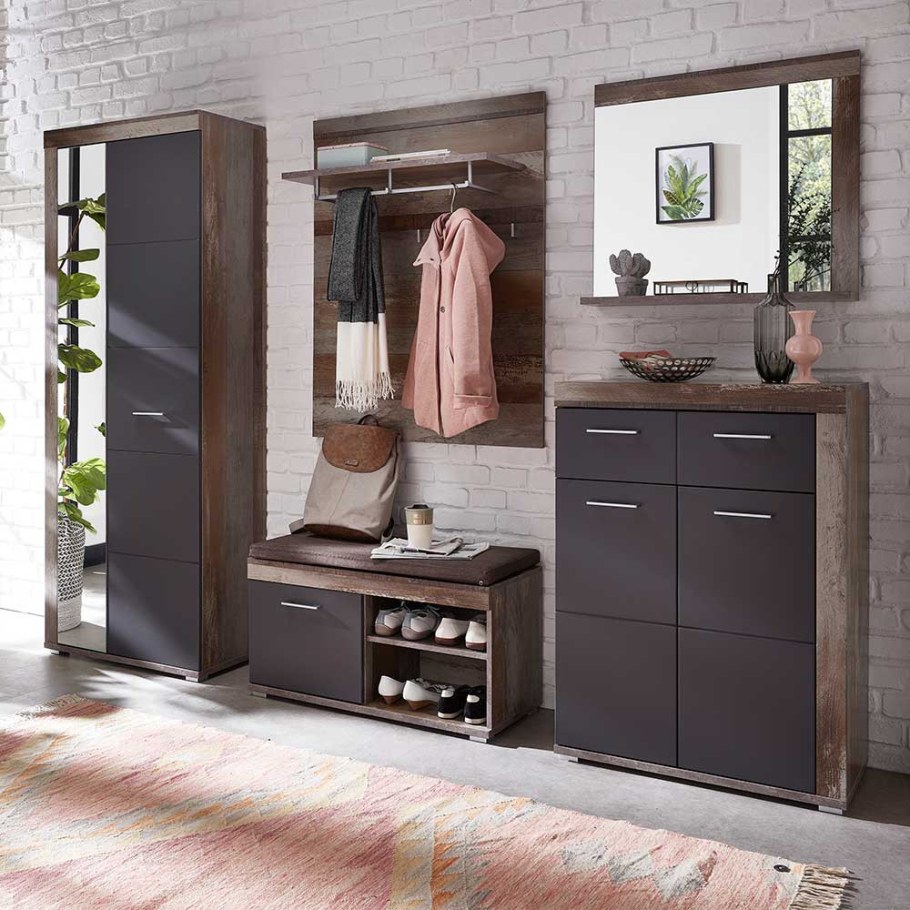 Прихожая Анри Ангстрем