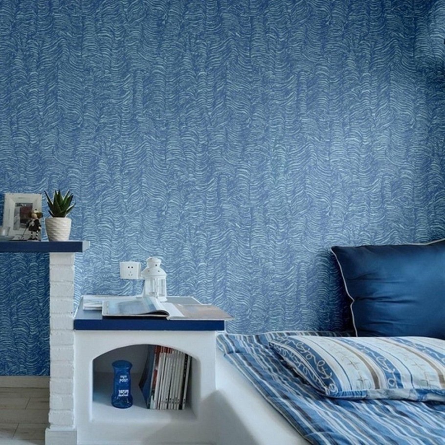 Синяя декоративная штукатурка в интерьере