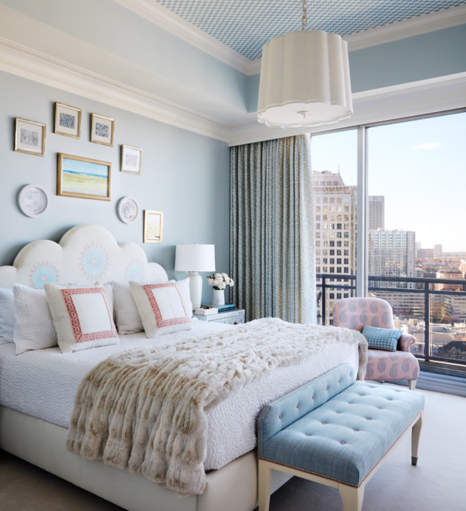 Бежево голубая спальня