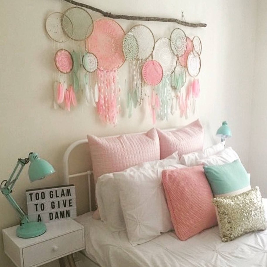 Декор для комнаты своими руками