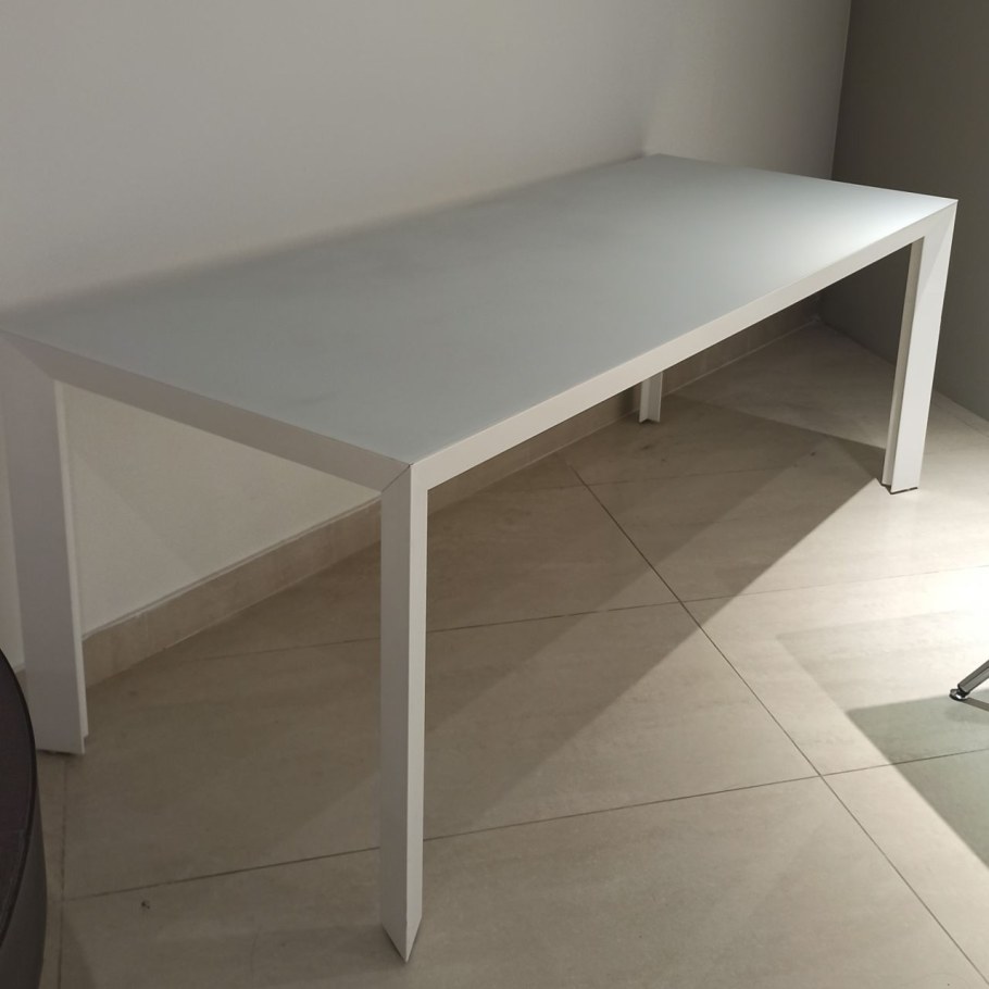 Подстолье из алюминия