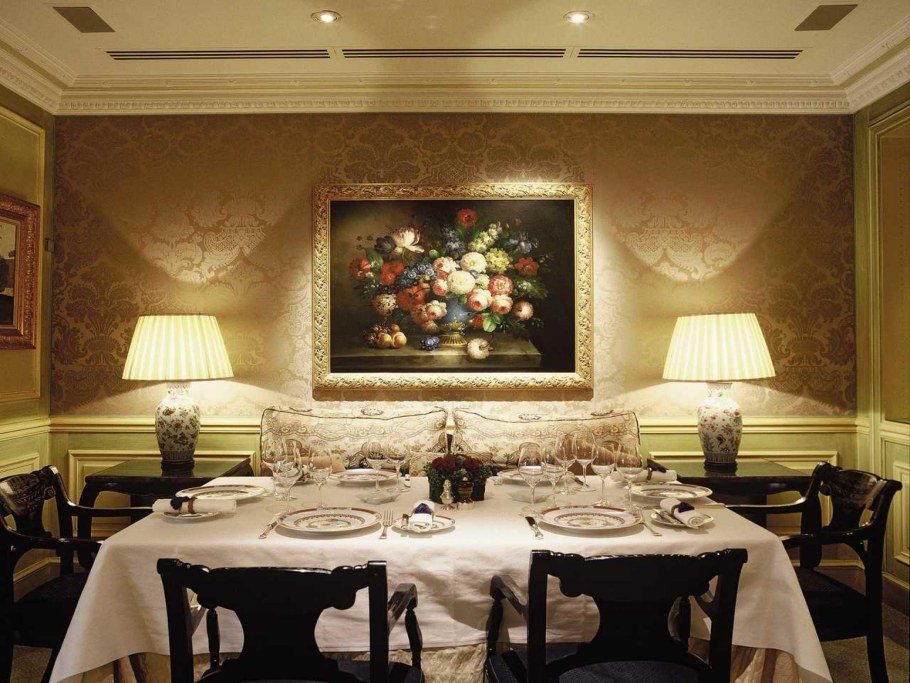 Стена в ресторане