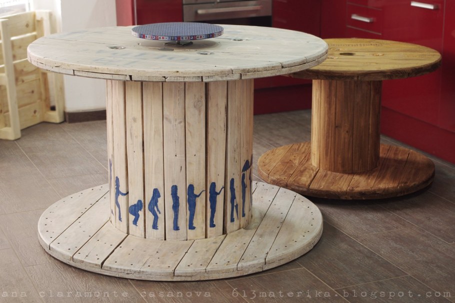 Стол из катушки