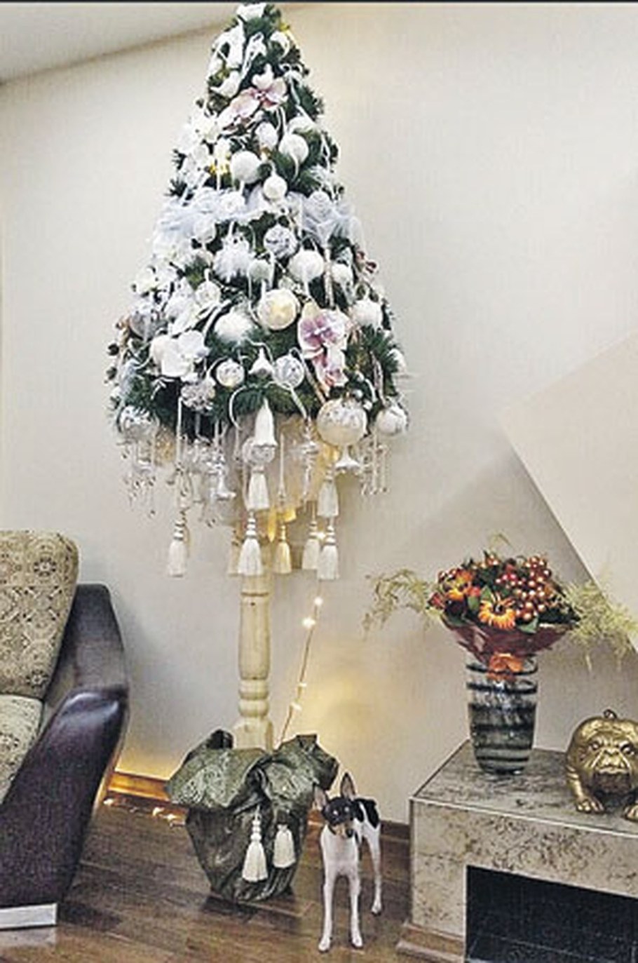 Елка на высокой ножке