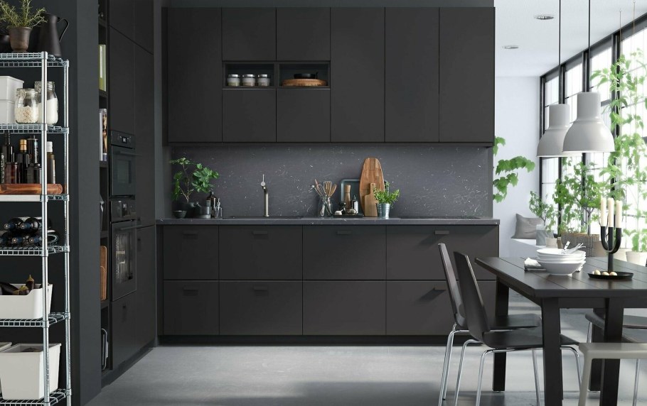 Черная кухня икеа Кунгсбакка