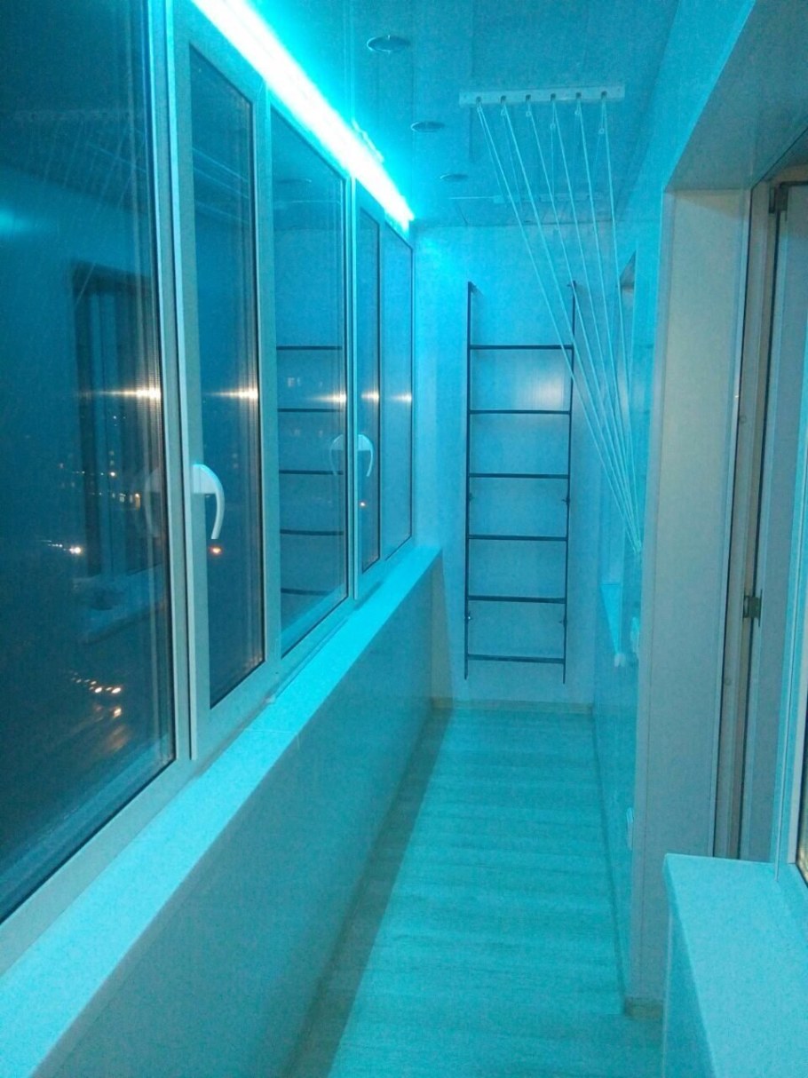 Подсветка на балконе