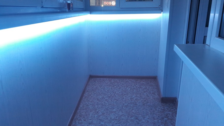 Подсветка на балконе